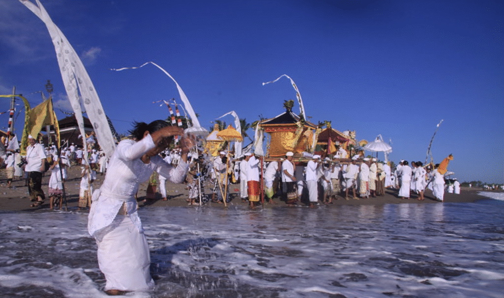 bali melasti rituals before silent day 