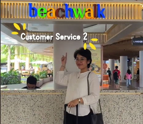 kuta beachwalk luggage storage at customer service desk
